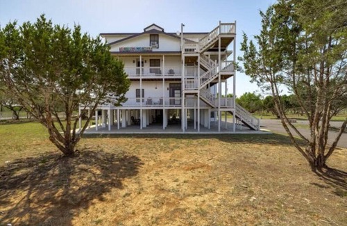 Liberty Hill House | Unit 7 Boho 2-Bedroom Unit by San Gabriel River!
