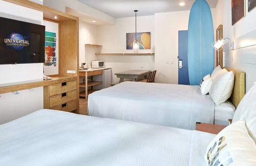 Florida Center Hotel | Universal's Endless Summer Resort - Dockside Inn and Suites