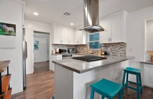 University Heights House | University Heights Dreamboatnn