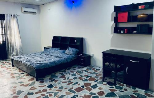 Oshodi-Isolo House | Uno One Airport Inn