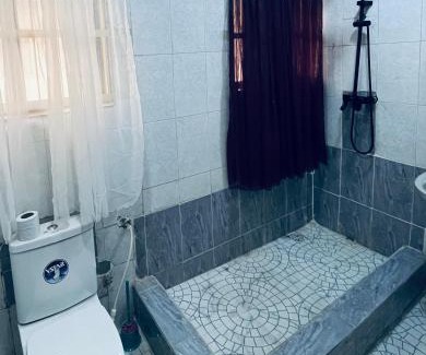 Oshodi-Isolo House | Uno One Airport Inn