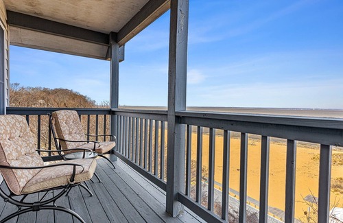 Betterton Condo | Unobstructed view of the Chesapeake Bay, w/a beach!