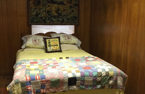 Oakwood House | Unplug at a 4BR-3BA 5400 sq foot vintage '70s house on working cattle ranch