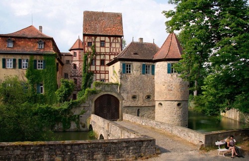 Unsleben Apartment | Unsleben moated castle, castle house