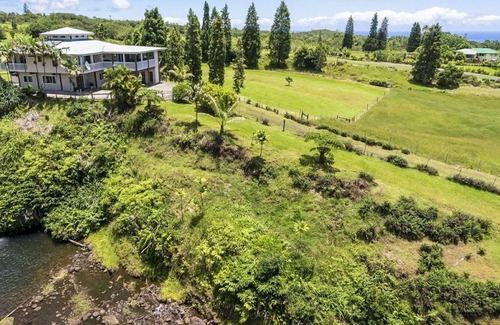 Hilo House | Unspoiled, Undiscovered, Unforgettable Waterfall Farm Overlooking Hilo Bay