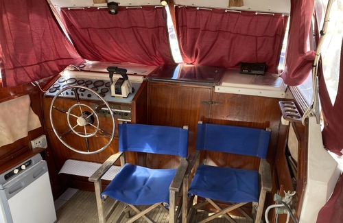 Port Leucate Boat Rental | UNUSUAL ACCOMMODATION