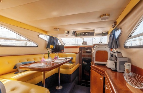 Le Havre Boat Rental | Unusual night on a boat