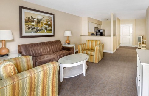 Canyon Corridor Resort | Unwind and Explore | Your Palm Springs Retreat! Gorgeous 4 Suite | Outdoor Pool
