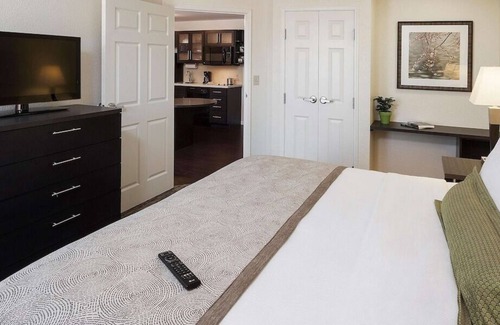 Horsham House | Unwind and Recharge! 2 Comfortable Units, Kitchen, Pet-friendly Property