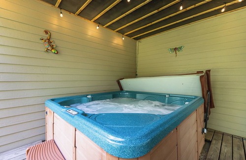 The Galena Territory House | Unwind at High Ridge: Hot Tub Nights, Arcade Lights & Fire Pit Fun!