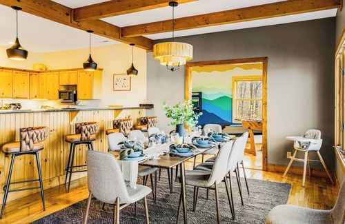 Wolf Laurel Cabin | Unwind Cabin – Hot Tub, Sauna, Views & Game Room