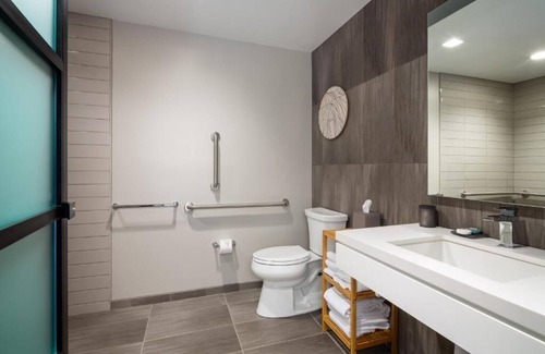 Rittenhouse Row Hotel | Unwind in Stylish Suite with Kitchen | Rooftop & City Views | Pets Stay Free