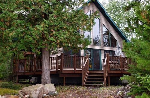 Presque Isle House | Up North Lakefront Rental Cabin on Lake Esau