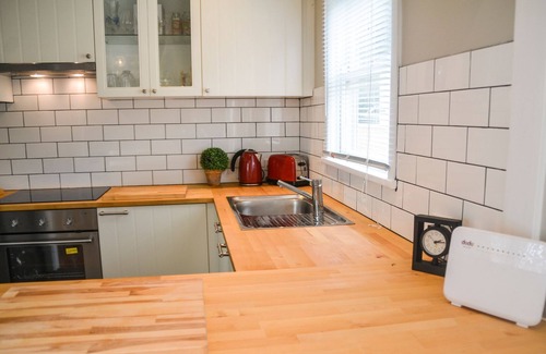 Oxley Park House | Updated 3-Bedroom Home + Parking | 5 Mins to M4 & Western Sydney Hub