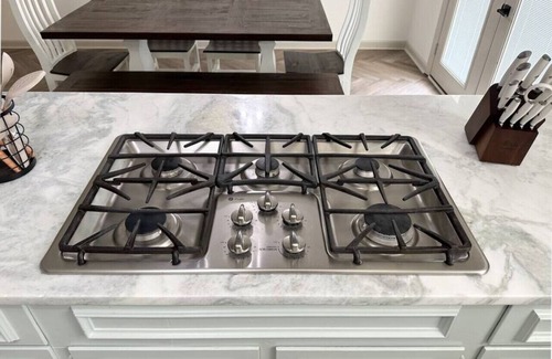 Crowley House | Updated 3BR escape in Crowley
