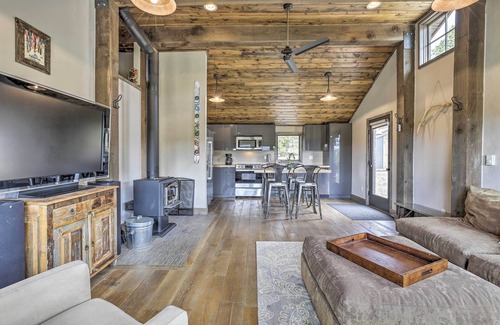 Tabernash Cabin | Updated Cabin w/Hot Tub ~ 11 Mi to Winter Park!