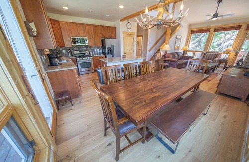 Keystone House | Updated Cabin with Pool & Hot tub Access