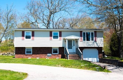 Eastward Look House | Updated & Clean Eastward Look Beach Home!