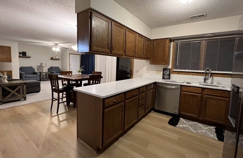 Urbandale Condo | Updated Condo close to downtown and west des moines