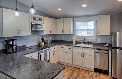 St. Augustine House | Updated Cottage in Heart of Town!/Park & Walk