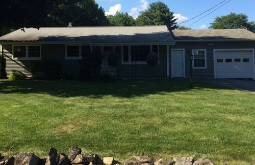 Saratoga Springs House | Updated Home Close to SPAC and Broadway - Has Piano :)