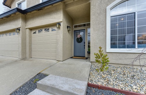 Orangevale House | Updated light and bright Orangevale retreat, prime location