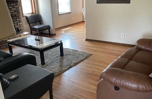 Aksarben - Elmwood Park House | Updated Midtown Gem (10 Minutes to most places)
