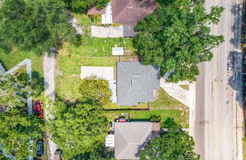 Riverside Heights House | Updated | Pet Friendly | Large Backyard | Riverside Heights Bungalow
