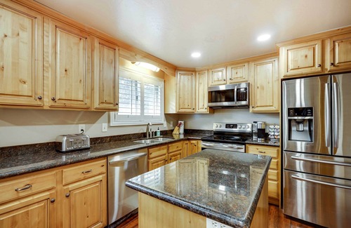 Taylorsville Apartment | Updated Ranch Apartment w/Deck - 9 Mi to Downtown