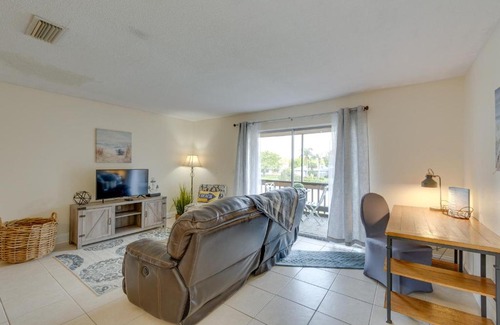 Gulf Gate Estates Apartment | Updated Sienna Park Condo - 4 Miles to Siesta Key!