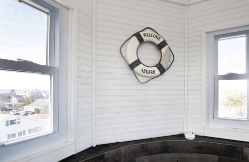 Newburyport House | Updated & spacious 4bd/2bth on Plum Island - 2 min walk to beach