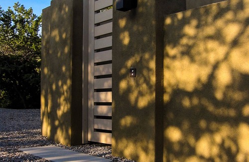 Historic Eastside Apartment | Upper Canyon Studio - Modern Santa Fe Getaway