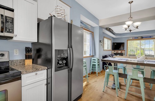Mears Cottage | Upper Silver Lake cottage just minutes from Silver Lake Sand Dunes