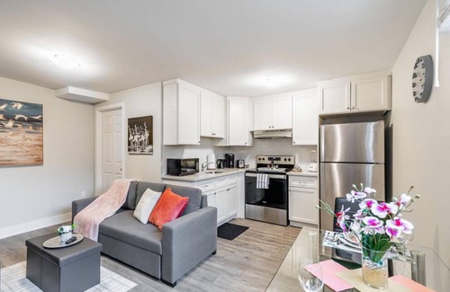 Central Hamilton Apartment | Upscale 1BR - Boutique Apartment - PRIME Location!