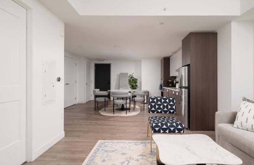 Central Square Apartment | Upscale 1BR near MIT Harvard with Parking!