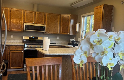 Turnagain House | Upscale Anchorage Getaway, Cozy & Newly Remodeled