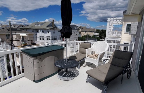 North End Condo | Upscale Condo Located in OC steps away from the beach and boardwalk!