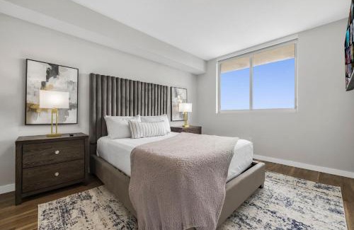 East Little Havana Apartment | Upscale Condo with Stunning City Views & Pool Access
