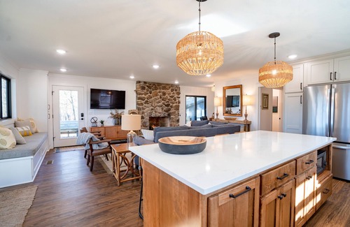 Greers Ferry House | Upscale Greers Ferry Lakefront Home with Amazing Views!