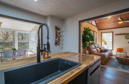Helen House | Upscale Helen Cabin on 1 Wooded Acre