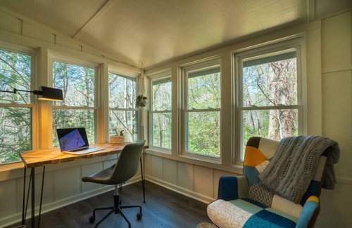 Helen House | Upscale Helen Cabin on 1 Wooded Acre