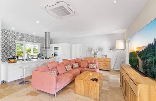 Opal Villa | Upscale Mediterranean Villa Great location!