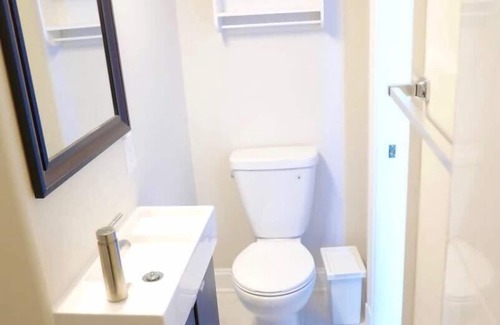 Stanton Park Apartment | Upscale & Spacious in Capitol Hill!