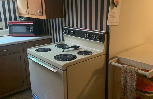 Deville Apartment | Upstairs King Size Bedroom Apartment Private Entrance