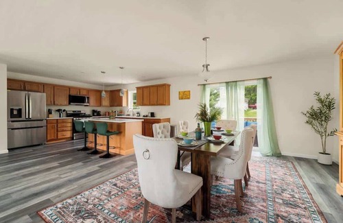Sparrow Bush House | Upstate NY Escape ~ Game Ready ~ Delaware River