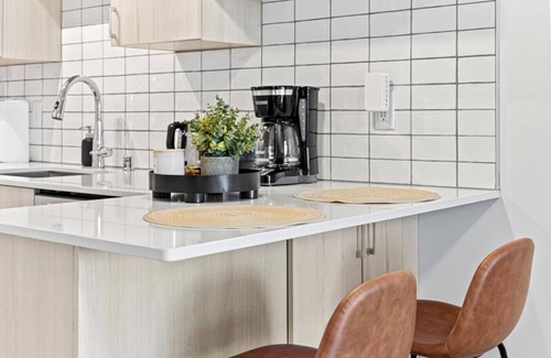 Uptown Apartment | Uptown Apt | Near Lake Bde Mka, Downtown & Museums