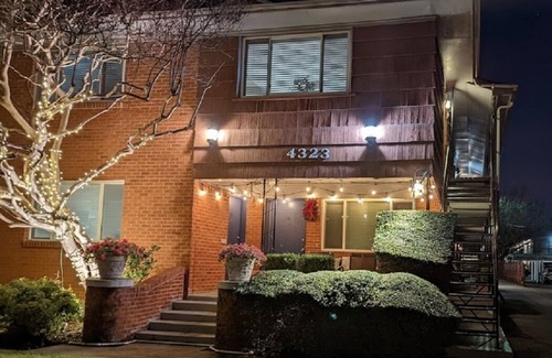 Knox - Henderson Apartment | Uptown Dallas - Large Studio #2, WiFi, Parking, Near Restaurants & Shops & Safe