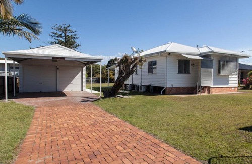 Urangan House | Urangan Harbour Cottage