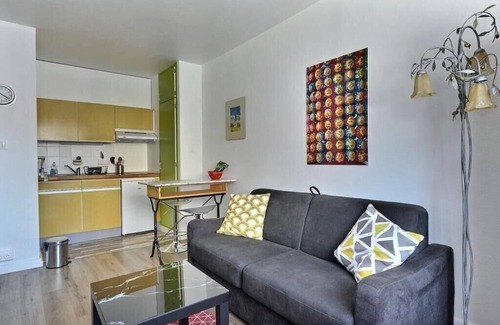 Illzach Apartment | "Urbaine Budget" Comfortable Studio with Parking "Les Péri-Urbaines"