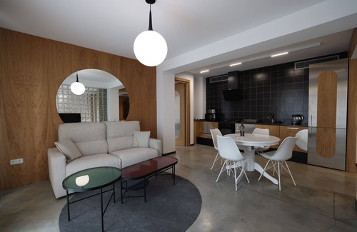 Vera Apartment | Urban Apartments 17 Executive Suits